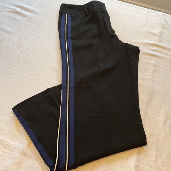 Black trouser style pant with side stripe detail. Size 6 - Picture 4 of 5